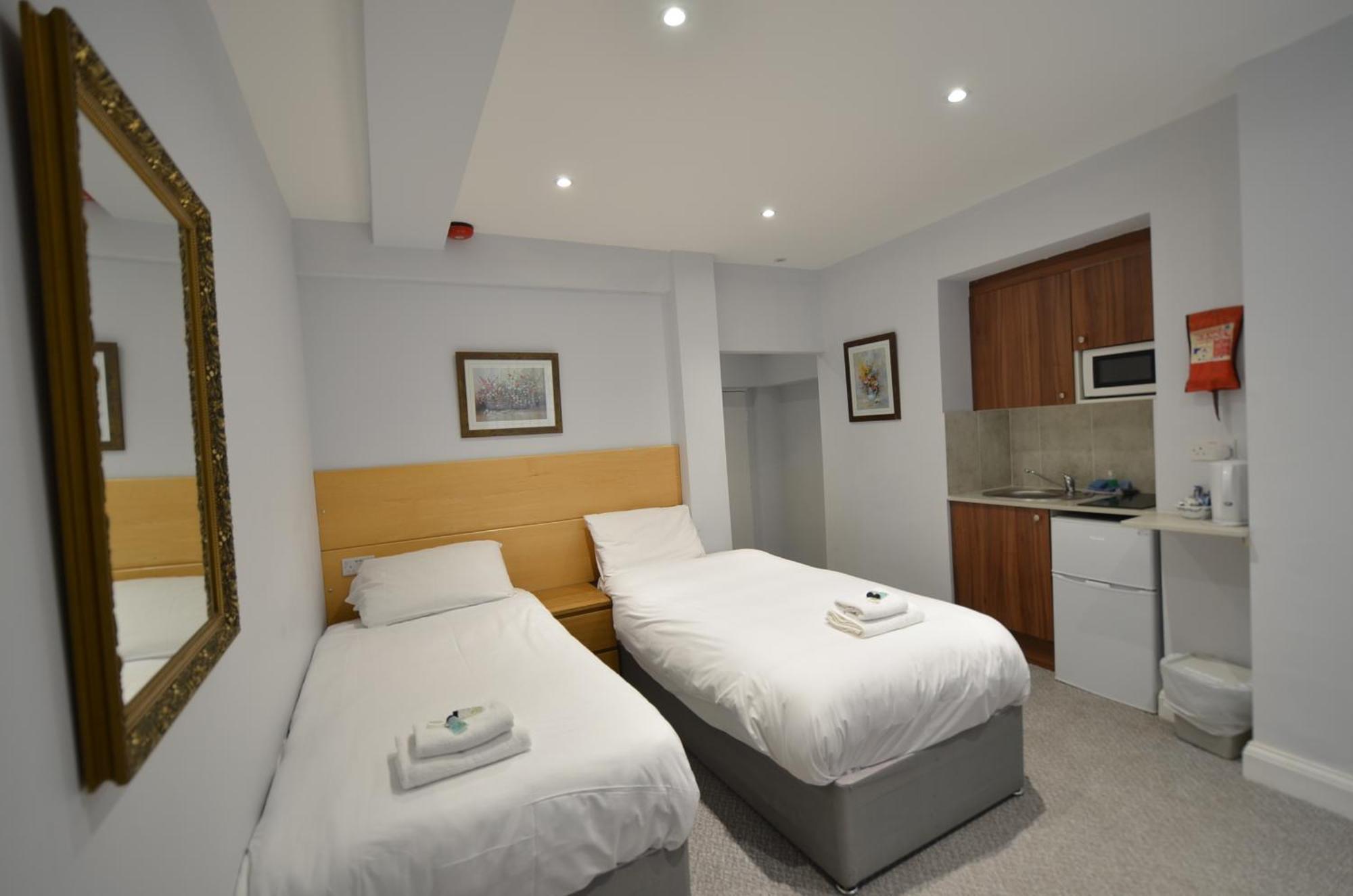 Amber Residence Hotel-Suites London Room photo